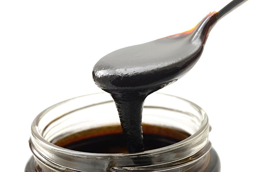 Molasses The Bold and Robust Swap for Honey