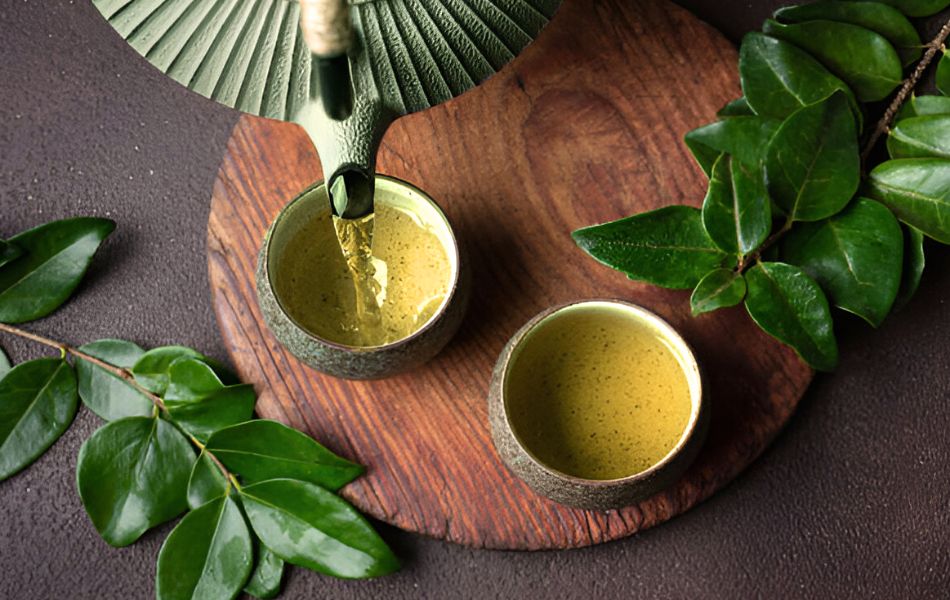 Green tea - Herbal tea brings warmth without sugar. Broth before bed feels gentle and soothing